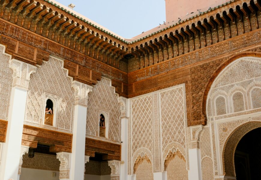 Agadir czy Marrakesz? Porównanie zimowych destynacji w Maroku