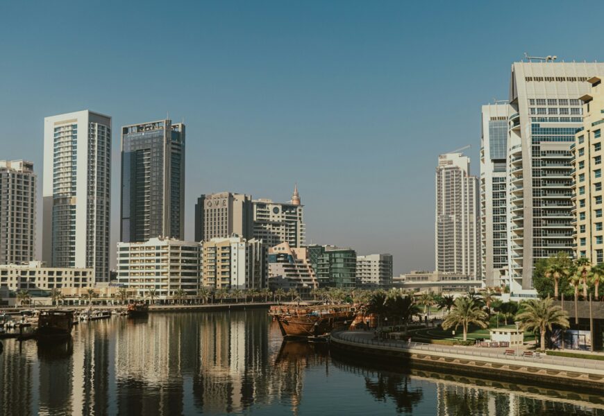 Dubaj zimą – co zobaczyć i jak uniknąć tłumów?