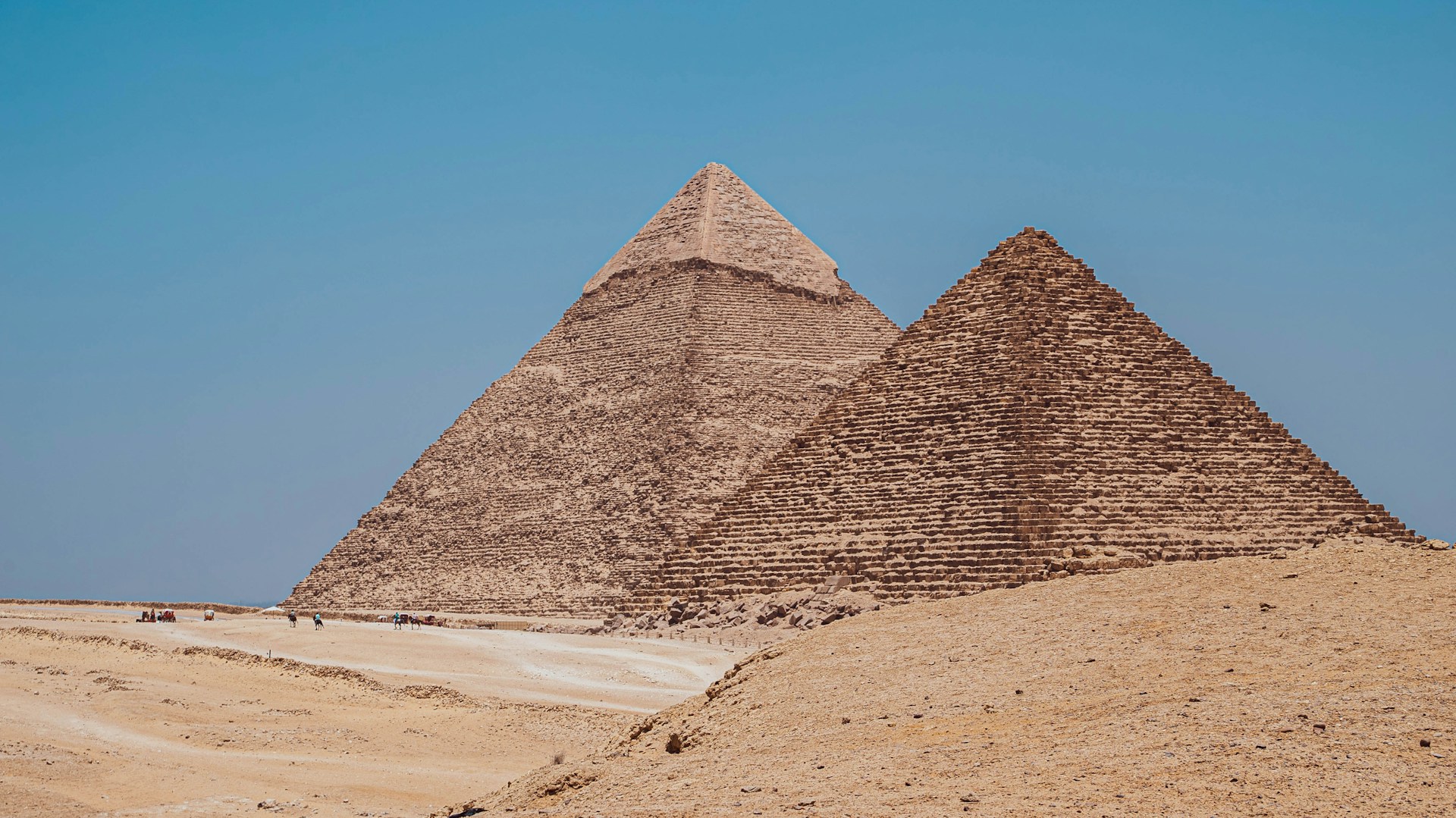 Egipt czy Zjednoczone Emiraty Arabskie? Porównanie zimowych kierunków