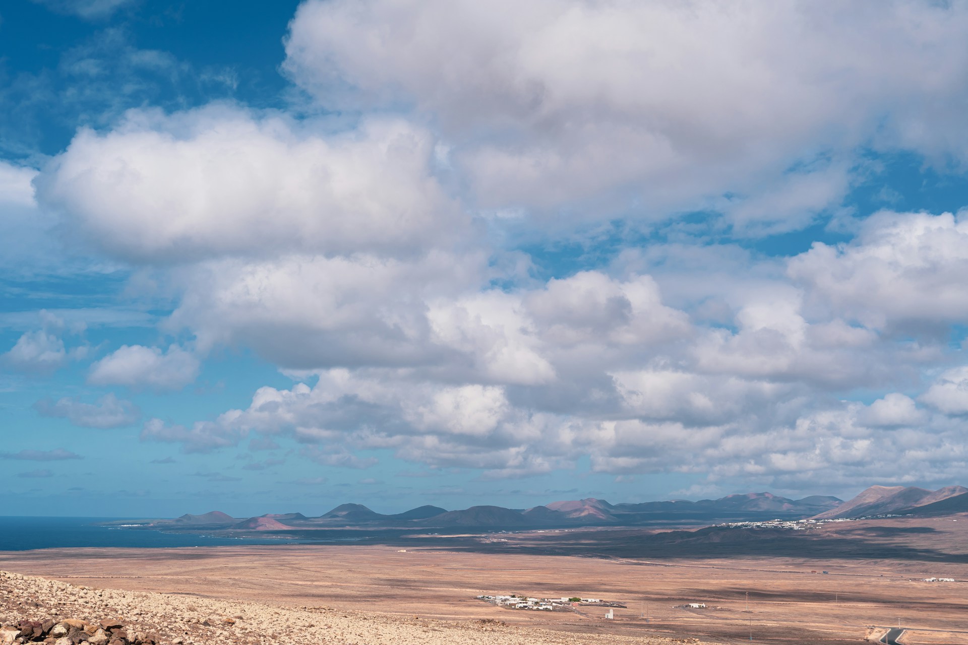 Lanzarote – wulkaniczne krajobrazy i niezwykła architektura zimą