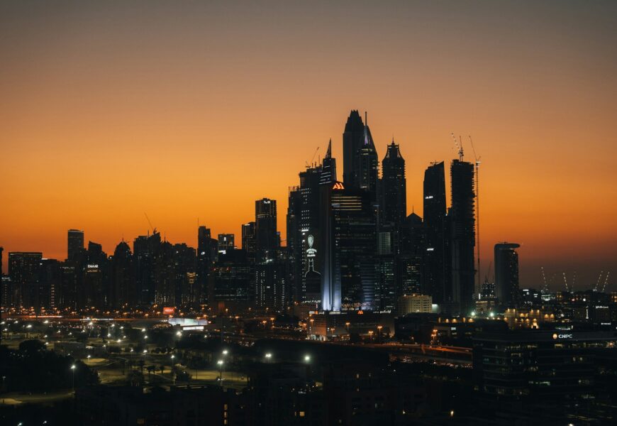 Pustynna przygoda w Dubaju: Safari i zachody słońca