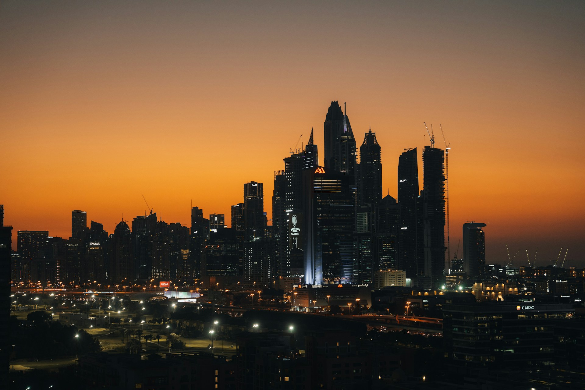 Pustynna przygoda w Dubaju: Safari i zachody słońca