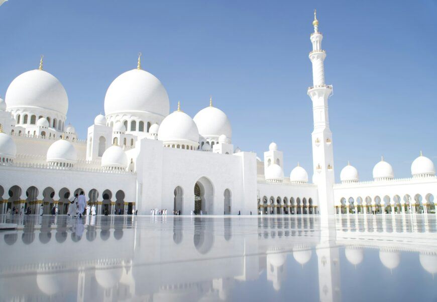Zimowy city break w Abu Zabi: Od Wielkiego Meczetu po Wyspę Yas